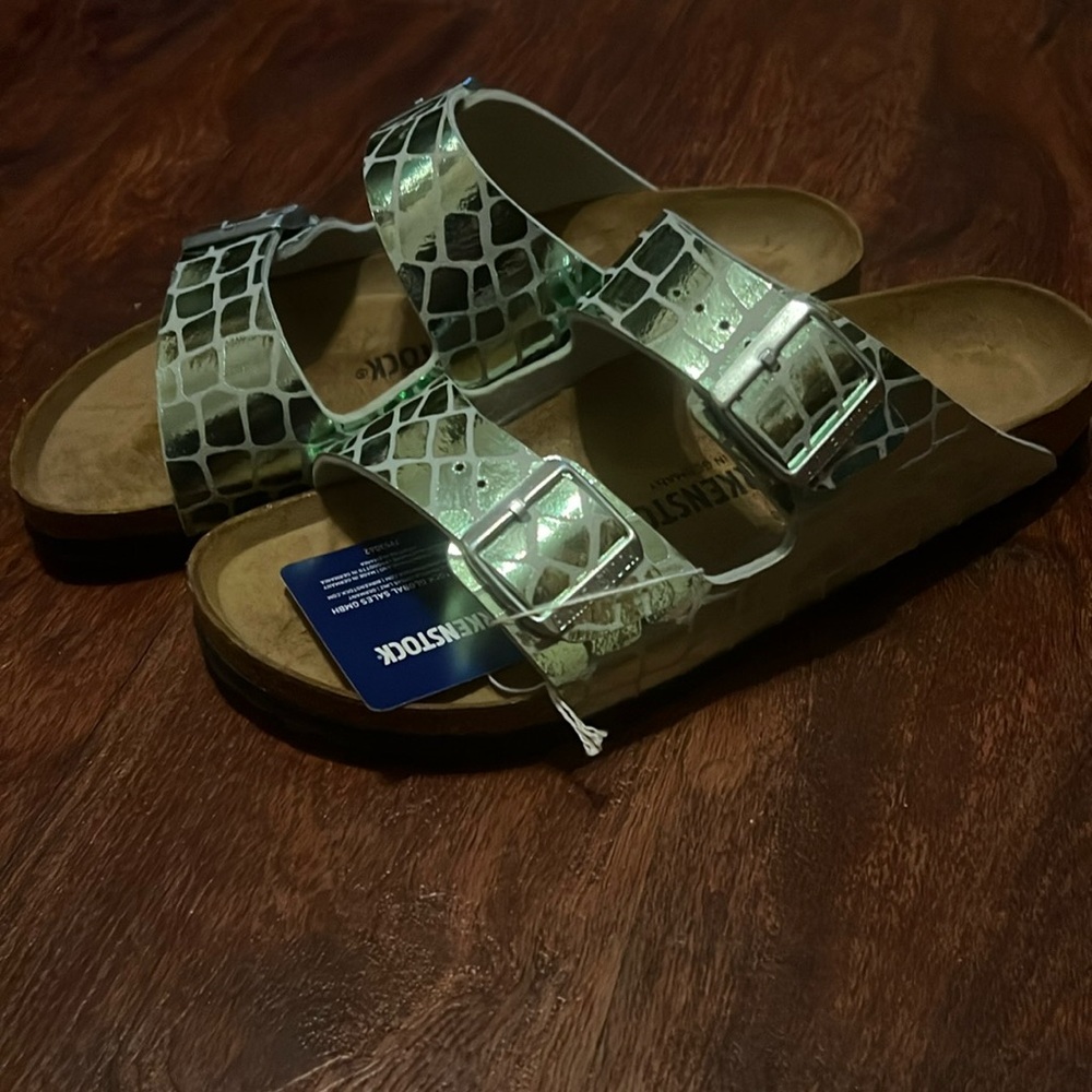 NWT Birkenstock Mineral Gator Green Suede sandal
